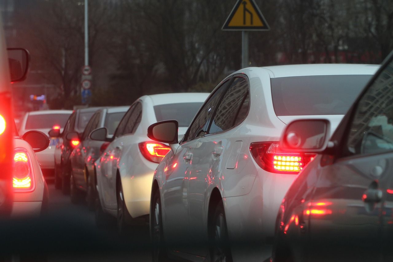 Traffic jam at Woodlands Checkpoint, highlighting the need for live predictions over traffic camera for SG-JB travel